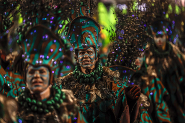 Colorido y música en el primer día de desfiles en el Sambódromo de Río de Janeiro con motivo de los Carnavales