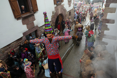 Ziripot, Miel Otxin y Zaldiko salieron a las calles de Lantz este lunes, 16 de febrero, cumpliendo con la tradición