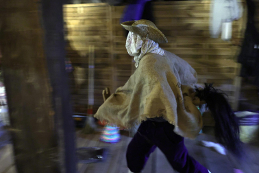 Ziripot, Miel Otxin y Zaldiko salieron a las calles de Lantz este lunes, 16 de febrero, cumpliendo con la tradición