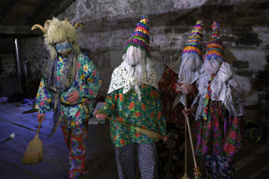Ziripot, Miel Otxin y Zaldiko salieron a las calles de Lantz este lunes, 16 de febrero, cumpliendo con la tradición