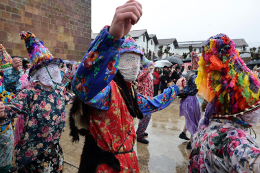 Ziripot, Miel Otxin y Zaldiko salieron a las calles de Lantz este lunes, 16 de febrero, cumpliendo con la tradición