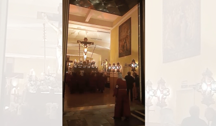 Este miércoles 18 de febrero miembros de la Hermandad de la Pasión del Señor llevaron el paso a la Catedral