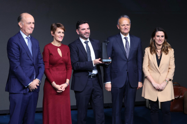 Fotos de la entrega del Premio Navarra Empresarial 2026 en el pabellón Navarra Arena
