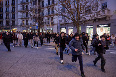 Jóvenes que han acudido la 'Quedada Therian' en Pamplona.