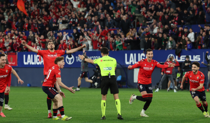Instante en el que los jugadores de Osasuna celebran el segundo gol contra el Real Madrid