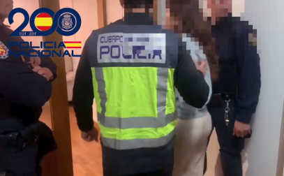 Agentes de la Brigada Provincial de Extranjería y Fronteras de la Jefatura Superior de Policía de Navarra han detenido a cinco personas pertenecientes a una organización criminal presuntamente dedicada a la explotación de mujeres, a las que prostituían en varios pisos de Pamplona.