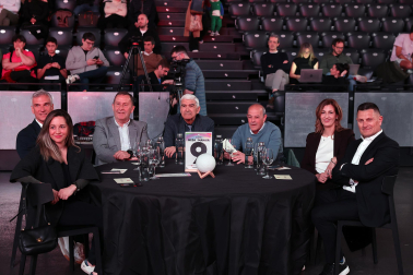 Reconocimiento a los deportistas destacados en el año 2025 durante la ceremonia celebrada en el pabellón Navarra Arena