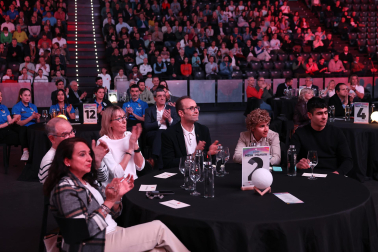 Reconocimiento a los deportistas destacados en el año 2025 durante la ceremonia celebrada en el pabellón Navarra Arena