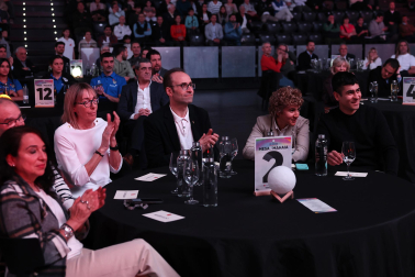 Reconocimiento a los deportistas destacados en el año 2025 durante la ceremonia celebrada en el pabellón Navarra Arena