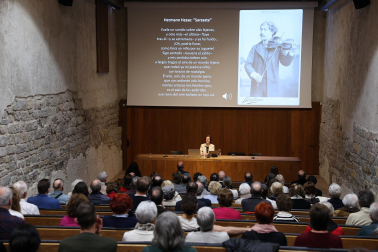 Fotos de la apertura del Festival de Violín Pablo Sarasate con una conferencia a cargo de la musicóloga María Nagore y concierto de alumnos del curso de Interpretación Musical