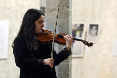 Fotos de la apertura del Festival de Violín Pablo Sarasate con una conferencia a cargo de la musicóloga María Nagore y concierto de alumnos del curso de Interpretación Musical