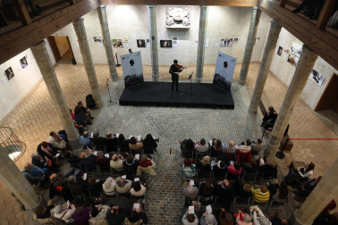 Fotos de la apertura del Festival de Violín Pablo Sarasate con una conferencia a cargo de la musicóloga María Nagore y concierto de alumnos del curso de Interpretación Musical