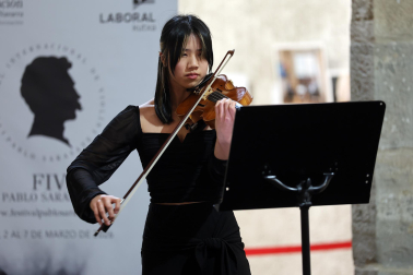 Fotos de la apertura del Festival de Violín Pablo Sarasate con una conferencia a cargo de la musicóloga María Nagore y concierto de alumnos del curso de Interpretación Musical
