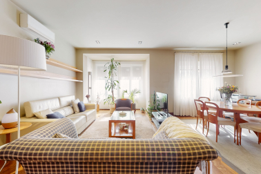 Vivienda reformada en la plaza de la Cruz