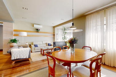 Vivienda reformada en la plaza de la Cruz