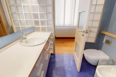 Vivienda reformada en la plaza de la Cruz