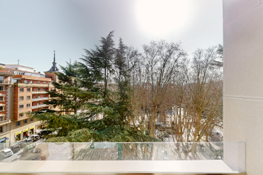 Vivienda reformada en la plaza de la Cruz