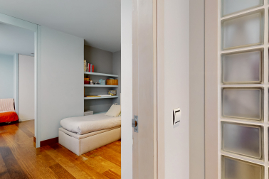 Vivienda reformada en la plaza de la Cruz