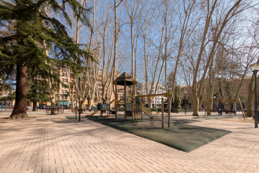 Vivienda reformada en la plaza de la Cruz