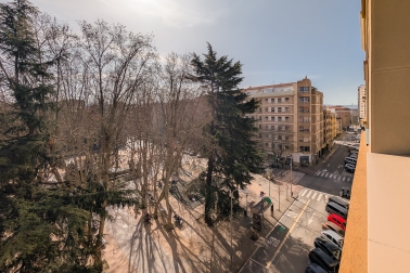 Vivienda reformada en la plaza de la Cruz