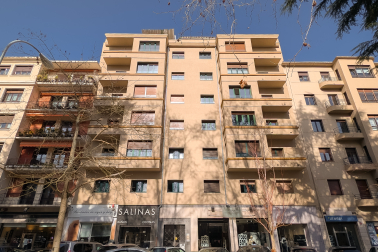 Vivienda reformada en la plaza de la Cruz
