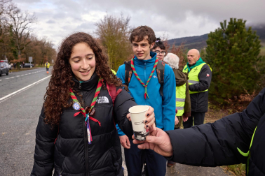 Peregrinos caminan rumbo a Javier en la primera de las jornadas celebrada este sábado, 7 de marzo