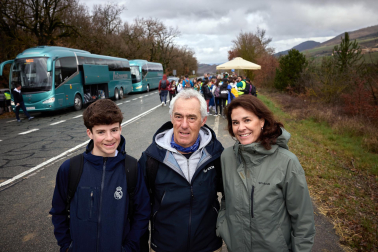 Peregrinos caminan rumbo a Javier en la primera de las jornadas celebrada este sábado, 7 de marzo