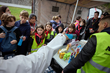 Peregrinos caminan rumbo a Javier en la primera de las jornadas celebrada este sábado, 7 de marzo