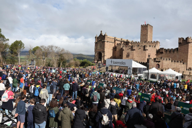 Multitudinaria celebración eucarística en la explanada del castillo de Javier este domingo, 8 de marzo