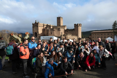 Multitudinaria celebración eucarística en la explanada del castillo de Javier este domingo, 8 de marzo