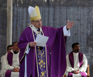 Multitudinaria celebración eucarística en la explanada del castillo de Javier este domingo, 8 de marzo