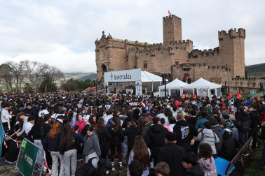 Multitudinaria celebración eucarística en la explanada del castillo de Javier este domingo, 8 de marzo