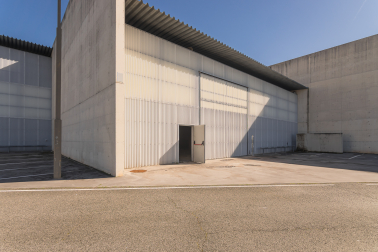 Nave premium en Tajonar:1.400 m² de eficiencia