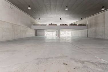 Nave premium en Tajonar:1.400 m² de eficiencia