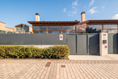 Unifamiliar moderna en Olloki con jardín y txoko