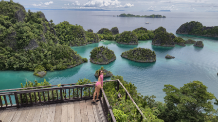 Raquel Vidorreta, en un mirador de Raja Ampat