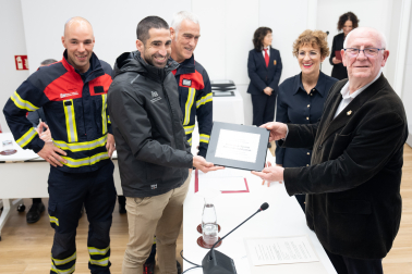 El pueblo de Paiporta, Valencia, agradece a los servicios de emergencia navarros su colaboración durante la Dana