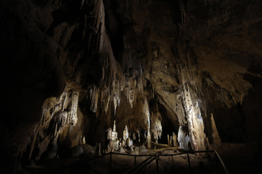 Cueva de Mendukilo. Cata a ciegas de agua de estalagtita de cueva y productos de la zona