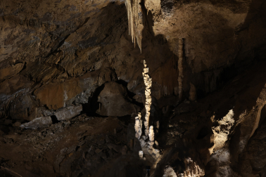 Cueva de Mendukilo. Cata a ciegas de agua de estalagtita de cueva y productos de la zona