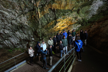 Cueva de Mendukilo. Cata a ciegas de agua de estalagtita de cueva y productos de la zona