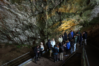 Cueva de Mendukilo. Cata a ciegas de agua de estalagtita de cueva y productos de la zona