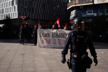 Fotos de las movilizaciones en Pamplona por la huelga general en Navarra por un salario mínimo propio