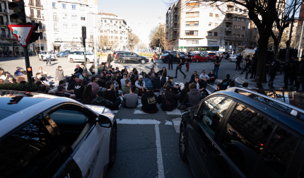 Fotos de las movilizaciones en Pamplona por la huelga general en Navarra por un salario mínimo propio