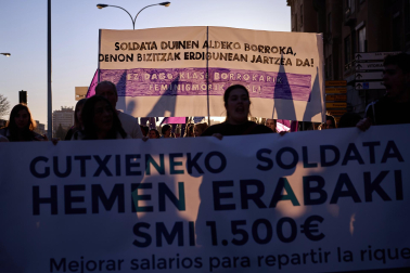 Fotos de las movilizaciones en Pamplona por la huelga general en Navarra por un salario mínimo propio