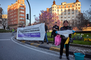 Fotos de las movilizaciones en Pamplona por la huelga general en Navarra por un salario mínimo propio