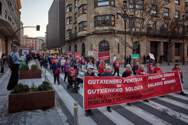 Fotos de las movilizaciones en Pamplona por la huelga general en Navarra por un salario mínimo propio