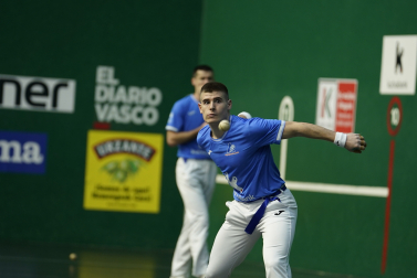 Apezetxea se prepara para darle con la zurda