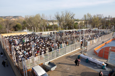 Foto de la multitudinaria oración que cierra el Ramadán en Tudela