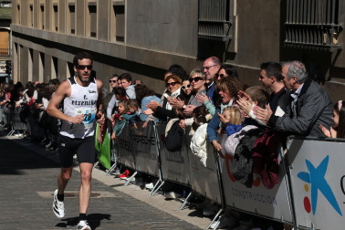 Fotos de la X Media Maratón Zubiri-Pamplona. |