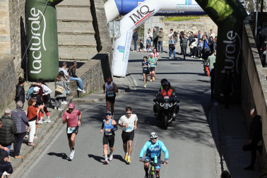 Fotos de la X Media Maratón Zubiri-Pamplona. |